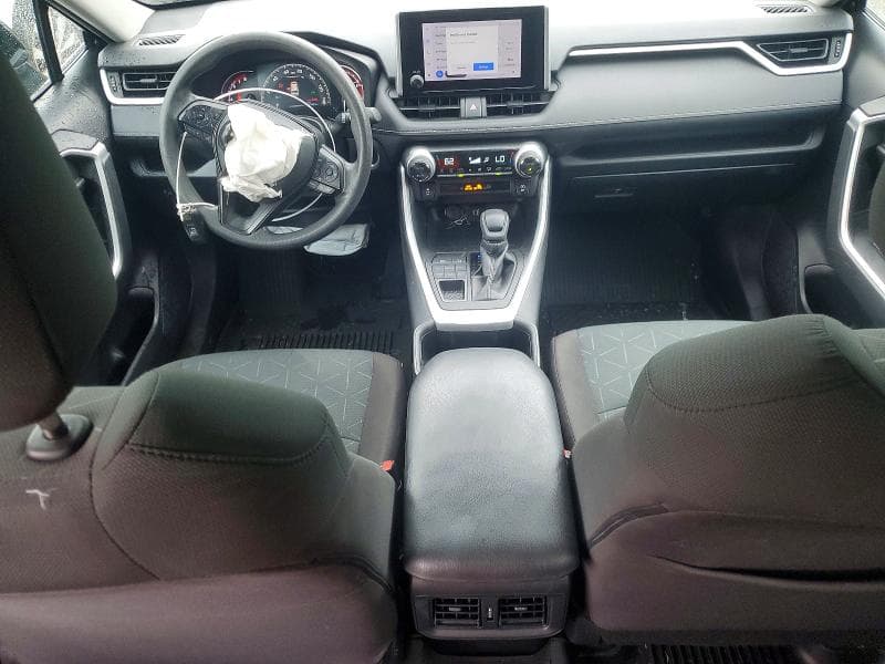 2023 TOYOTA RAV4 XLE 8