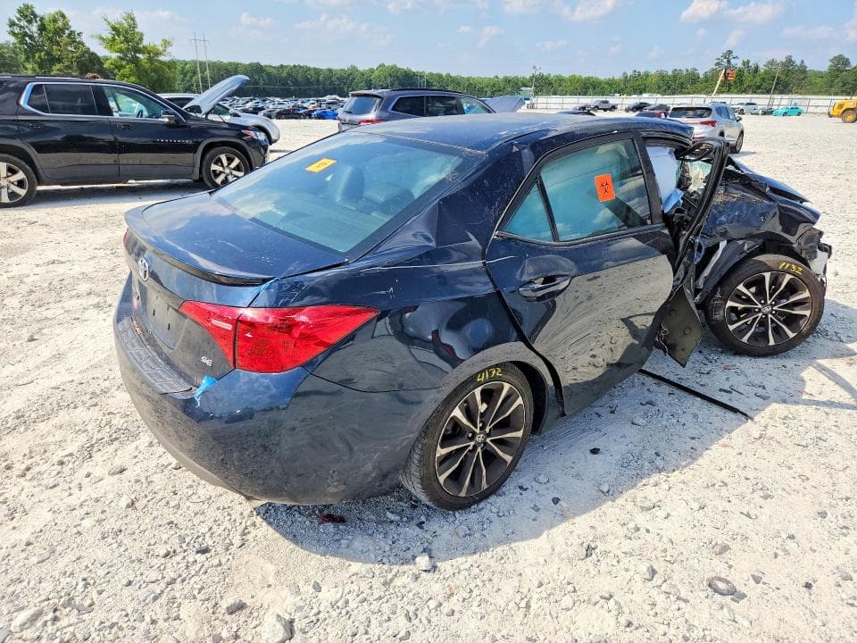 2017 TOYOTA COROLLA SE 3