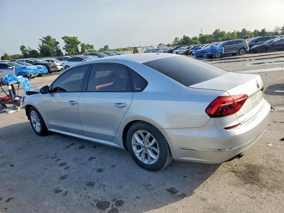 2018 VOLKSWAGEN PASSAT S S 2