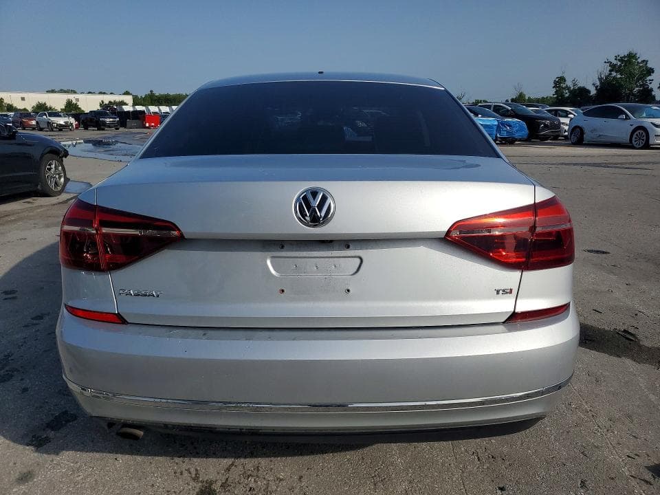 2018 VOLKSWAGEN PASSAT S S 6