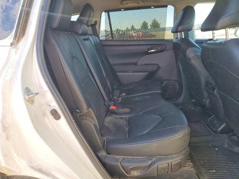 2022 TOYOTA HIGHLANDER XLE 11