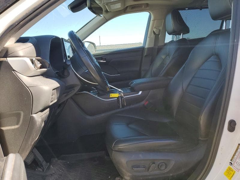 2022 TOYOTA HIGHLANDER XLE 7