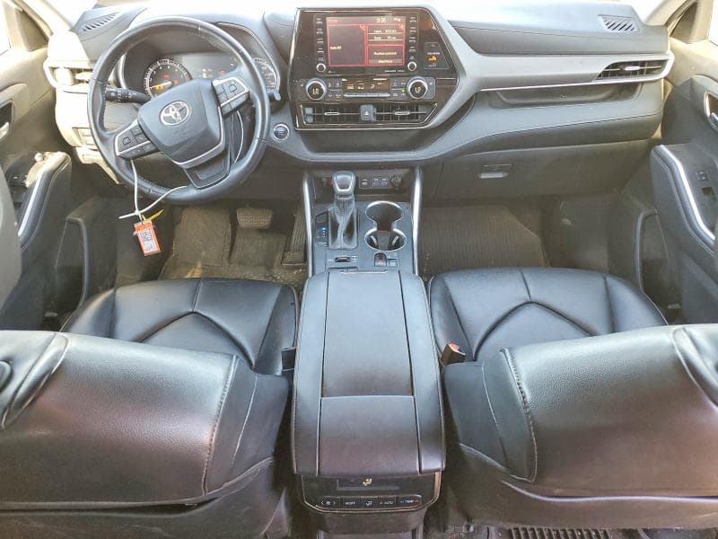 2022 TOYOTA HIGHLANDER XLE 8