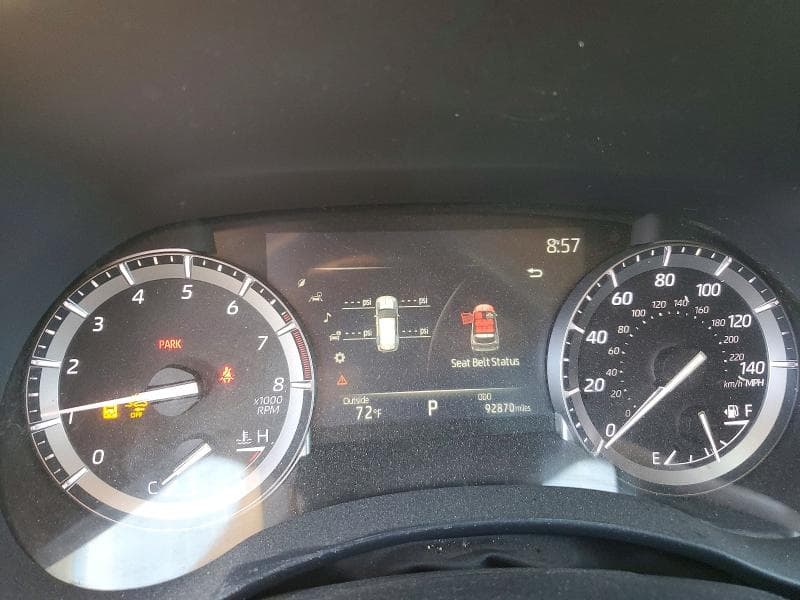 2022 TOYOTA HIGHLANDER XLE 9