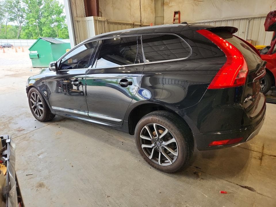 2017 VOLVO XC60 T6 DYNAMIC 2