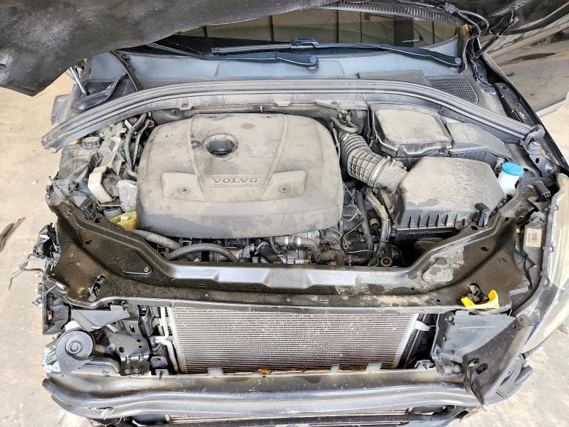 2017 VOLVO XC60 T6 DYNAMIC 12