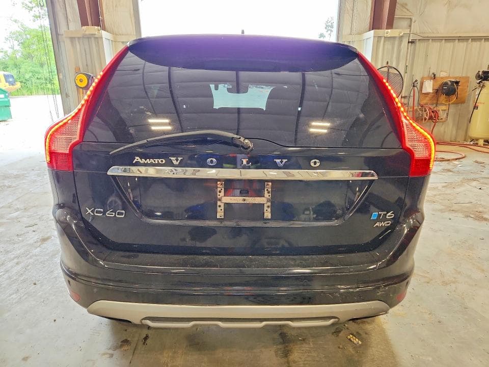 2017 VOLVO XC60 T6 DYNAMIC 6