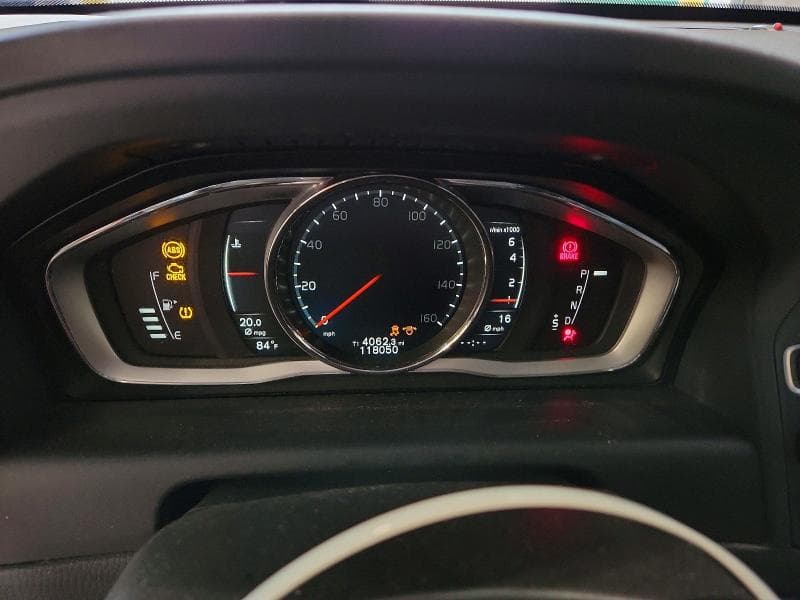 2017 VOLVO XC60 T6 DYNAMIC 9