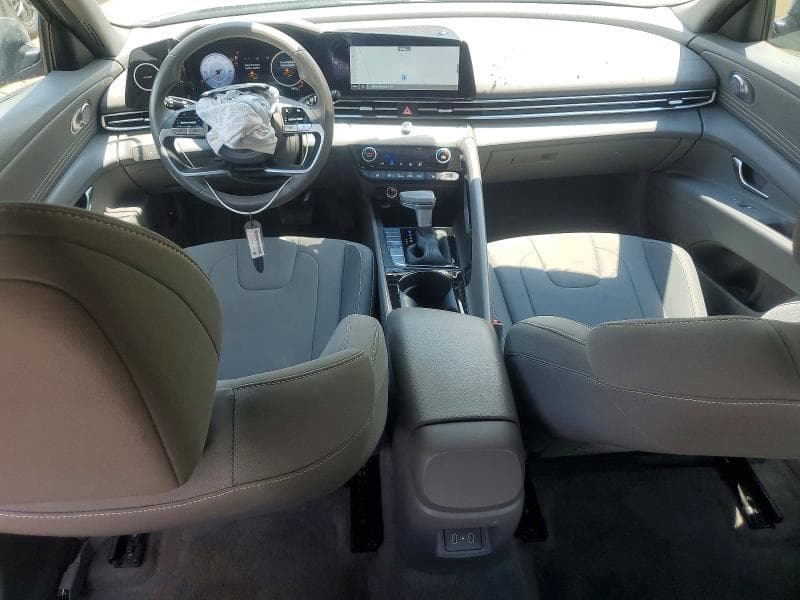 2025 HYUNDAI ELANTRA SEL 8