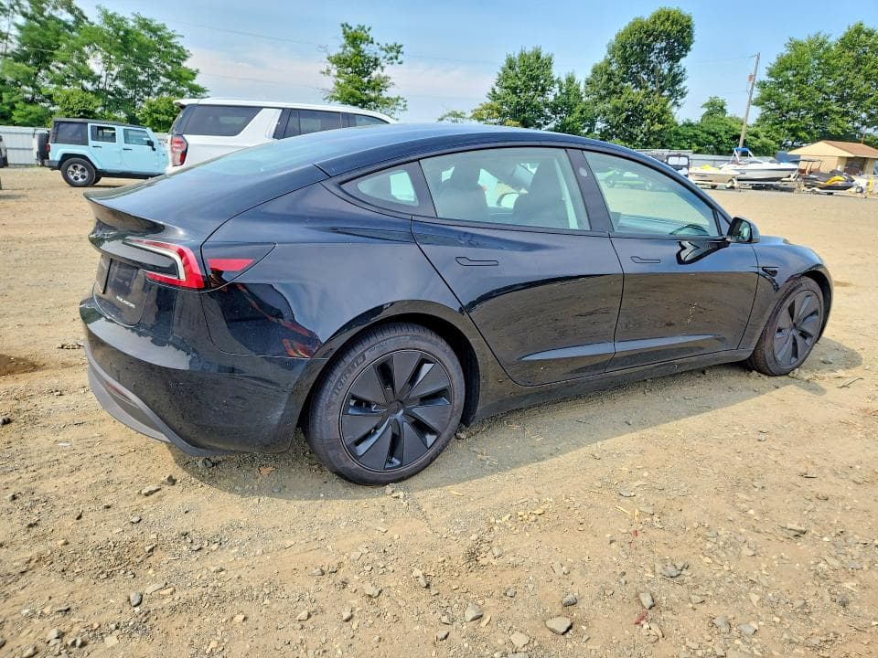 2025 TESLA MODEL 3 3