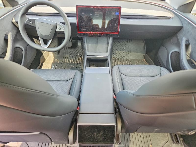 2025 TESLA MODEL 3 8