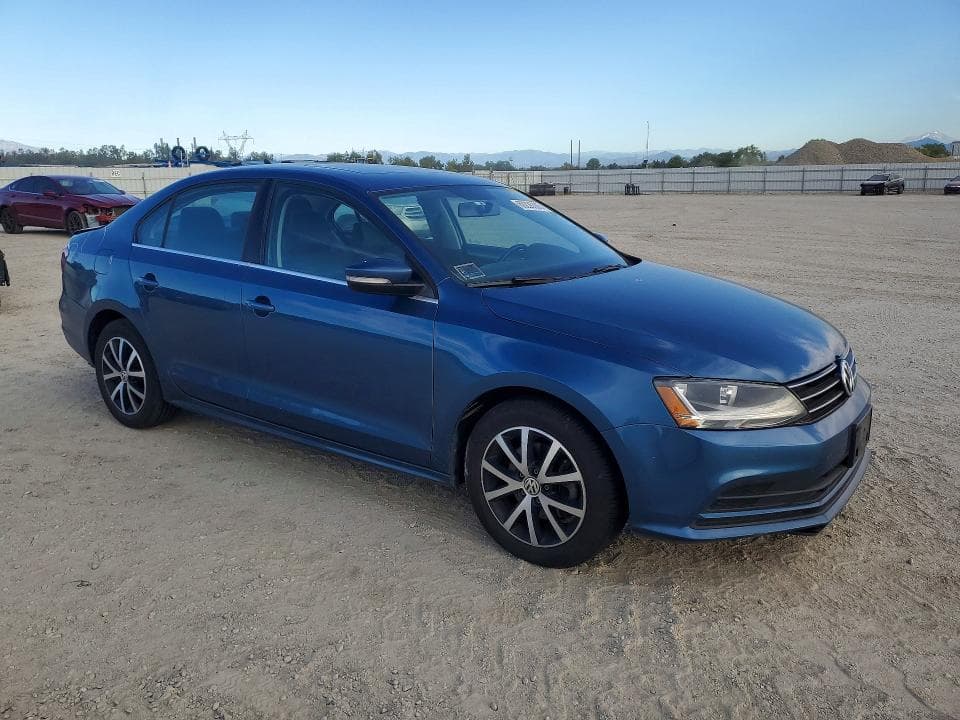 2017 VOLKSWAGEN JETTA SE 4