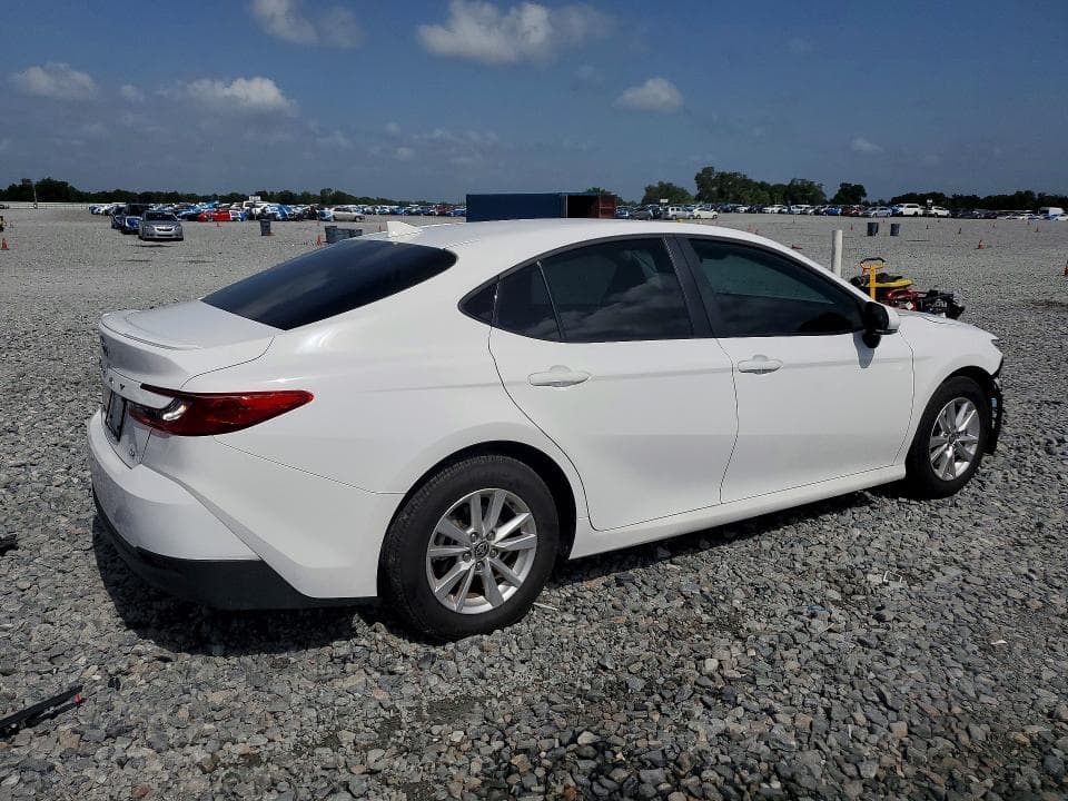 2025 TOYOTA CAMRY LE 3