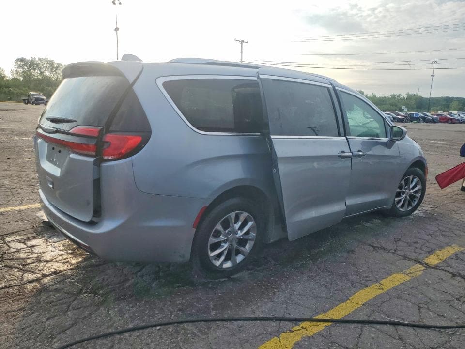 2021 CHRYSLER PACIFICA TOURING L 3