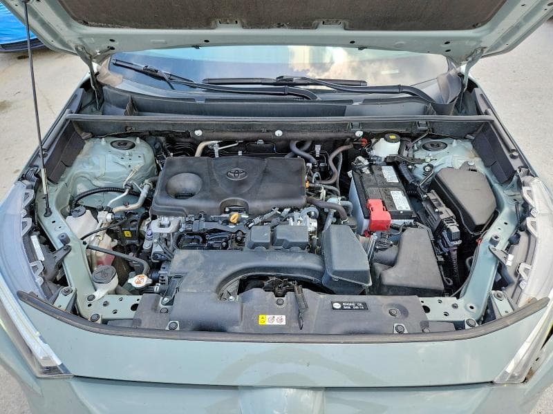 2023 TOYOTA RAV4 XLE 11