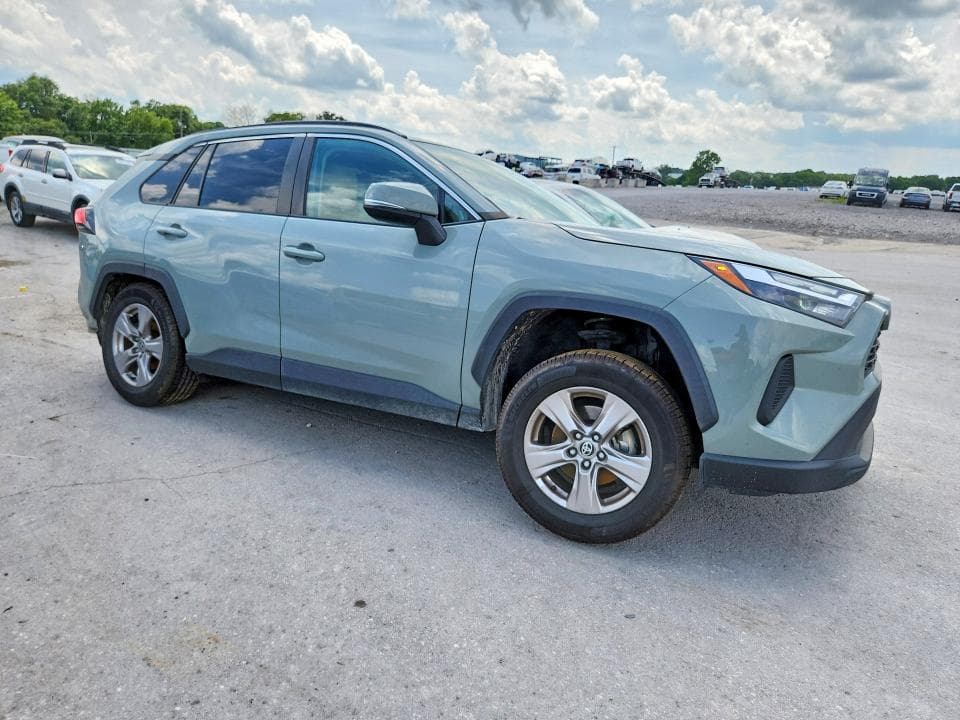2023 TOYOTA RAV4 XLE 4