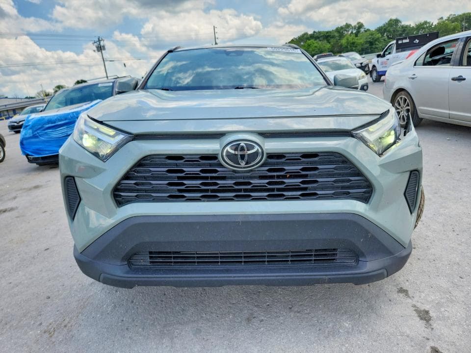 2023 TOYOTA RAV4 XLE 5
