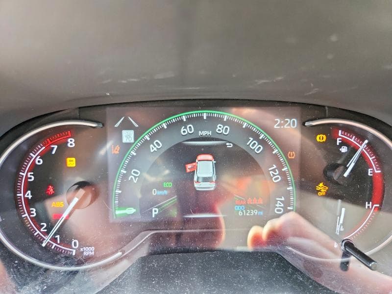 2023 TOYOTA RAV4 XLE 9