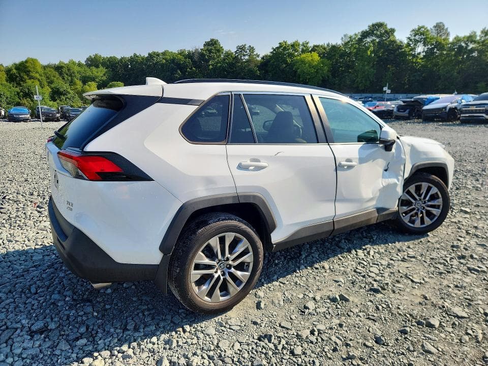 2020 TOYOTA RAV4 XLE PREMIUM 3
