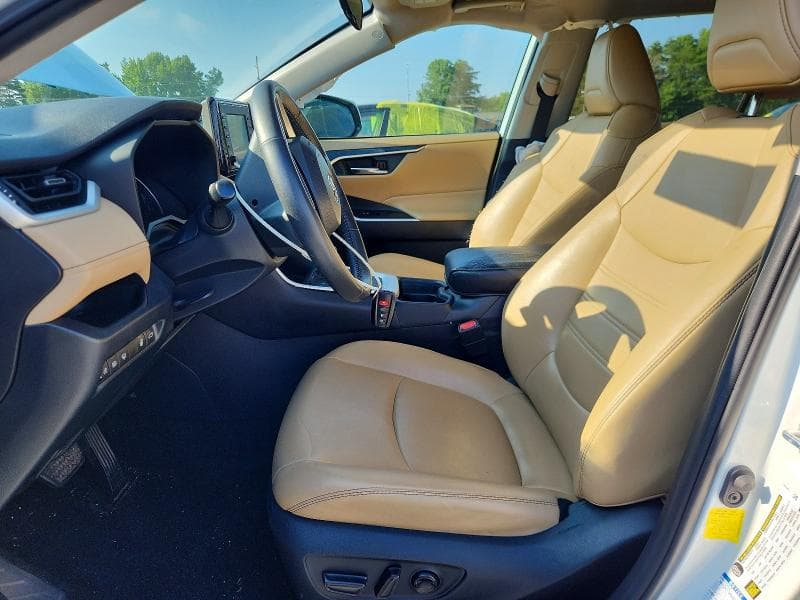 2020 TOYOTA RAV4 XLE PREMIUM 7