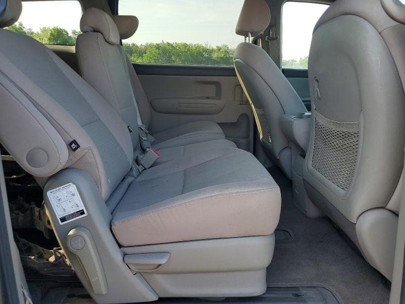 2017 KIA SEDONA LX 11