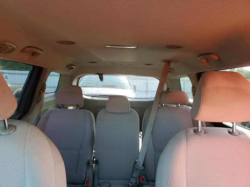 2017 KIA SEDONA LX 10