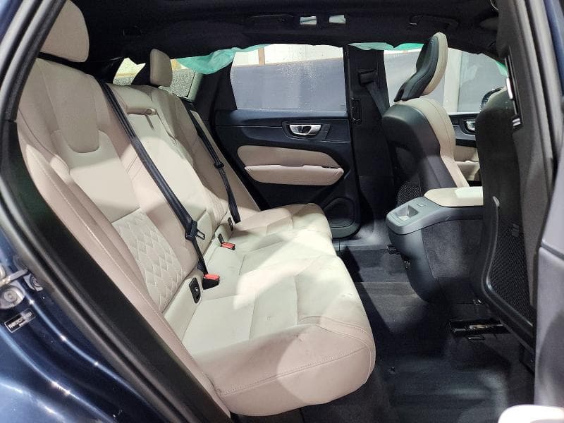 2026 VOLVO XC60 PLUS 11