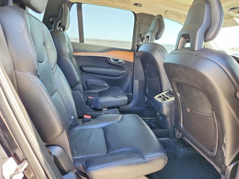 2021 VOLVO XC90 T6 MOMENTUM 11