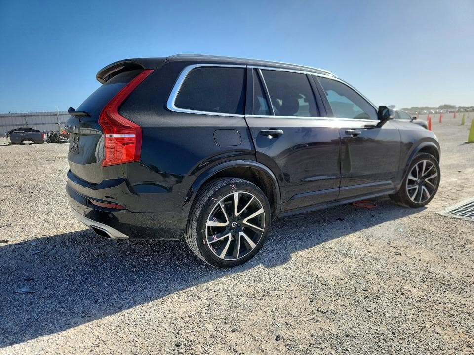 2021 VOLVO XC90 T6 MOMENTUM 3