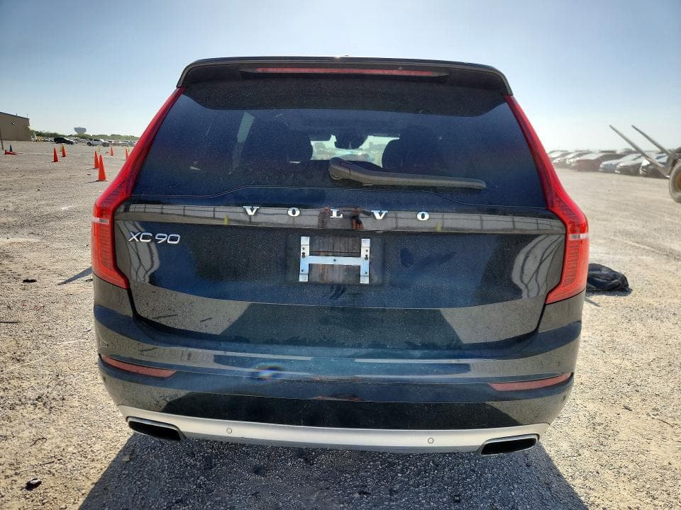 2021 VOLVO XC90 T6 MOMENTUM 6