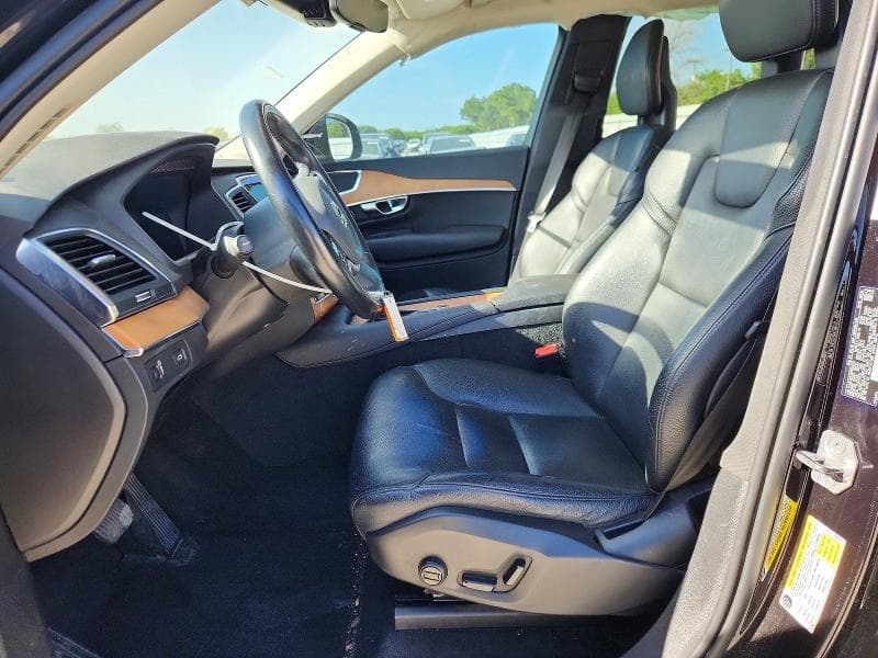 2021 VOLVO XC90 T6 MOMENTUM 7