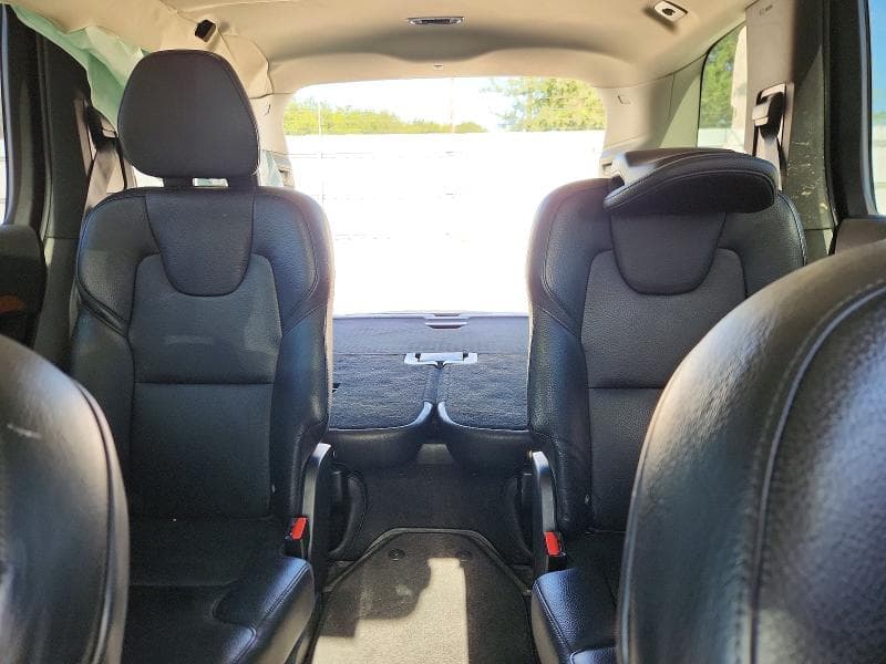 2021 VOLVO XC90 T6 MOMENTUM 10