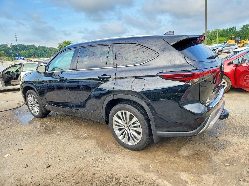 2026 TOYOTA HIGHLANDER HYBRID PLATINUM 2