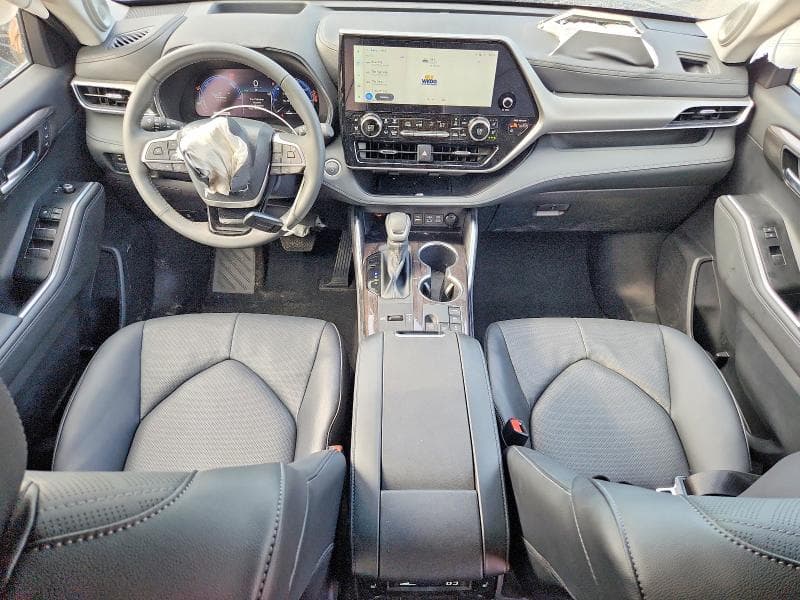 2026 TOYOTA HIGHLANDER HYBRID PLATINUM 8