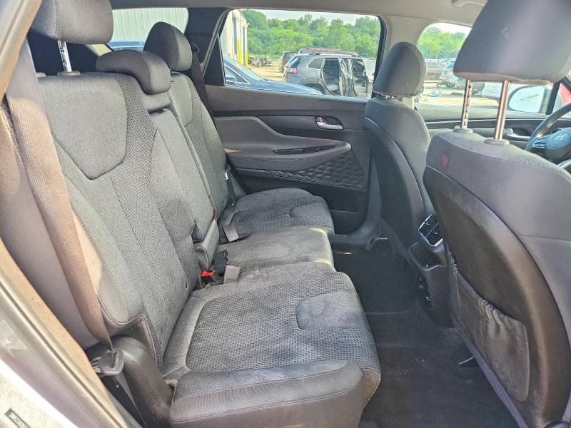 2019 HYUNDAI SANTA FE SE 11