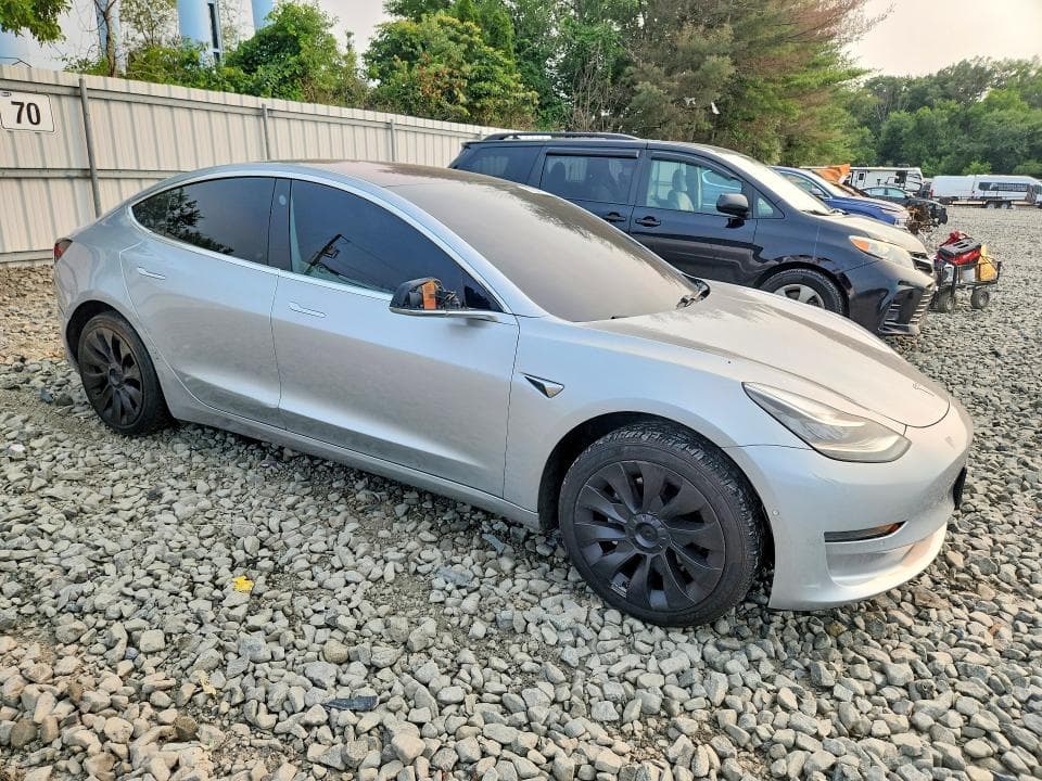 2018 TESLA MODEL 3 4