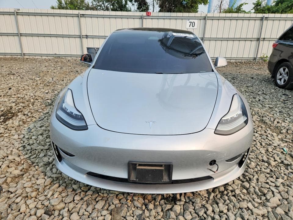 2018 TESLA MODEL 3 5
