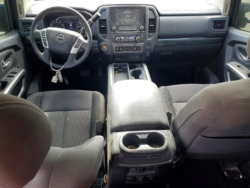 2024 NISSAN TITAN SV 8
