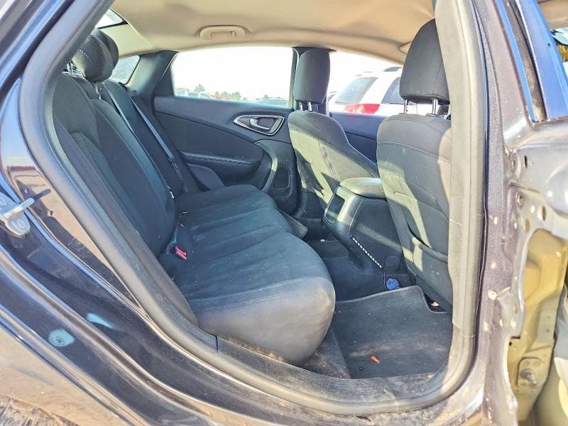 2016 CHRYSLER 200 LIMITED 10