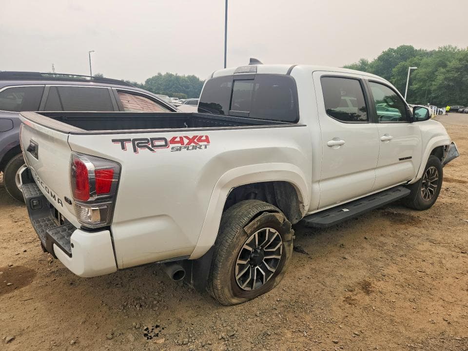 2022 TOYOTA TACOMA TRD SPORT 3