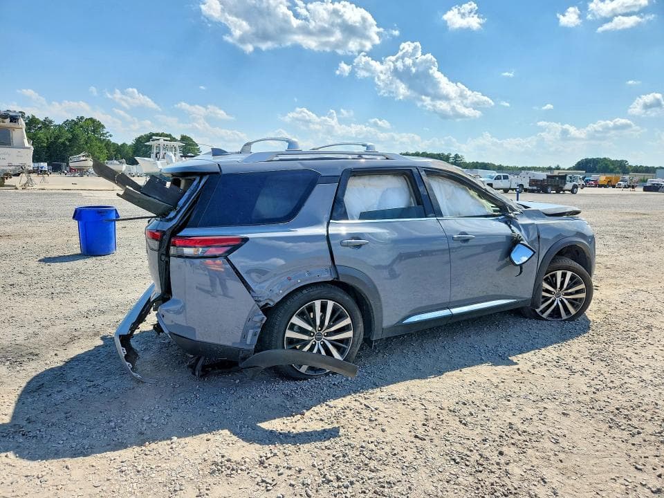2025 NISSAN PATHFINDER PLATINUM 3