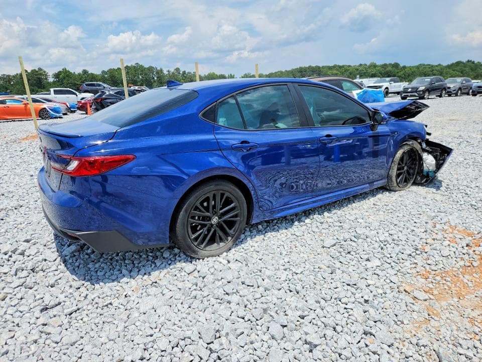 2025 TOYOTA CAMRY SE 3