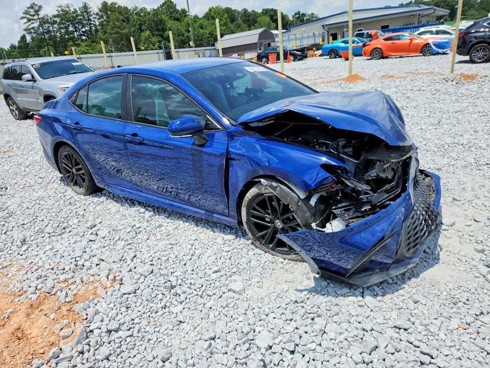 2025 TOYOTA CAMRY SE 4