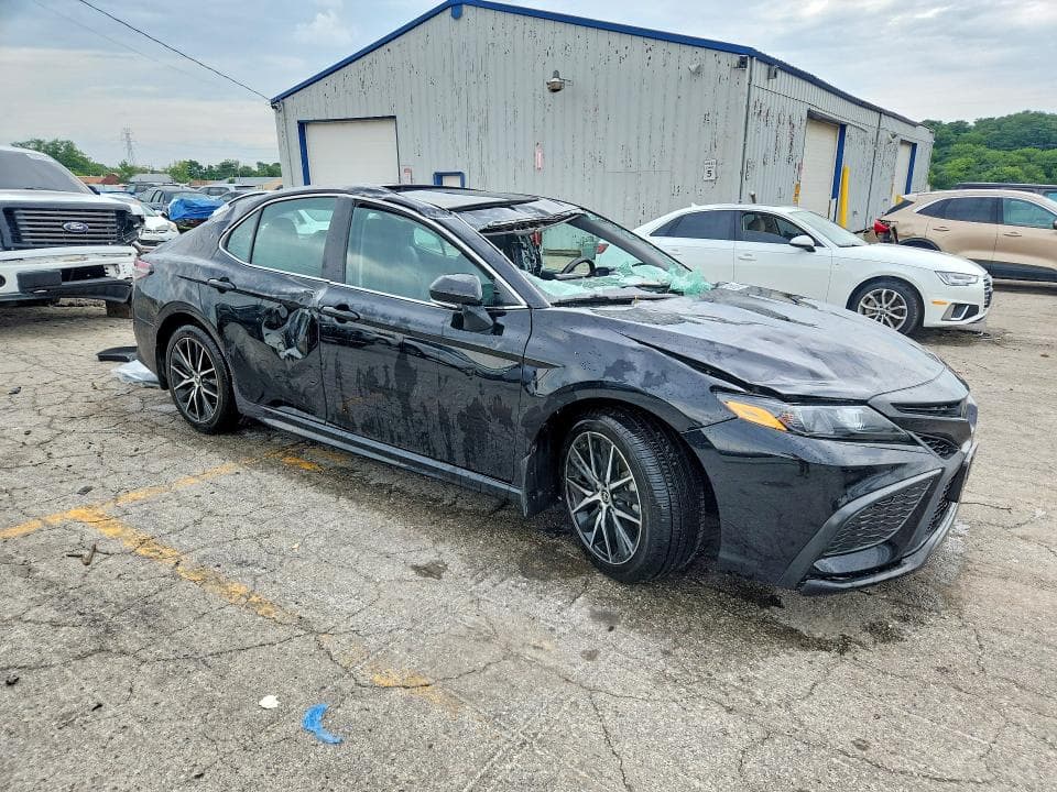 2023 TOYOTA CAMRY SE 4