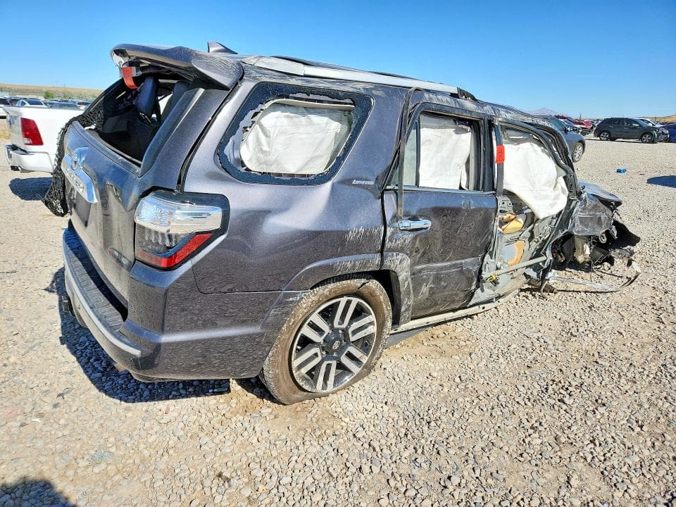 2022 TOYOTA 4RUNNER LIMITED 3