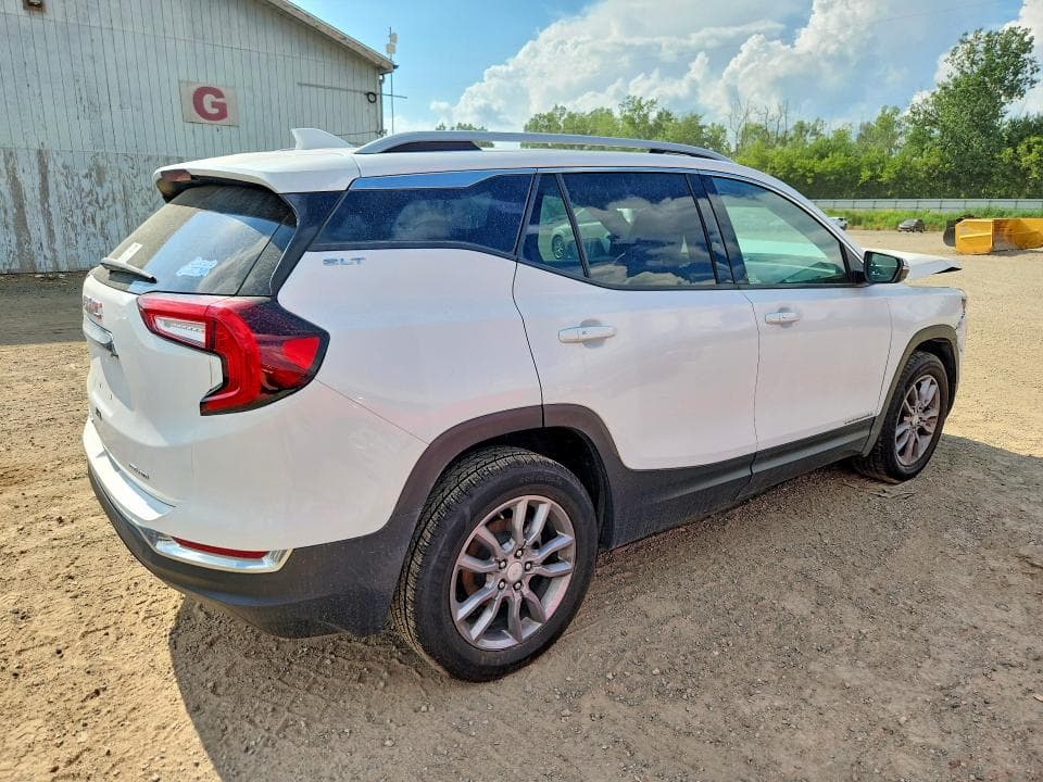 2024 GMC TERRAIN SLT 3