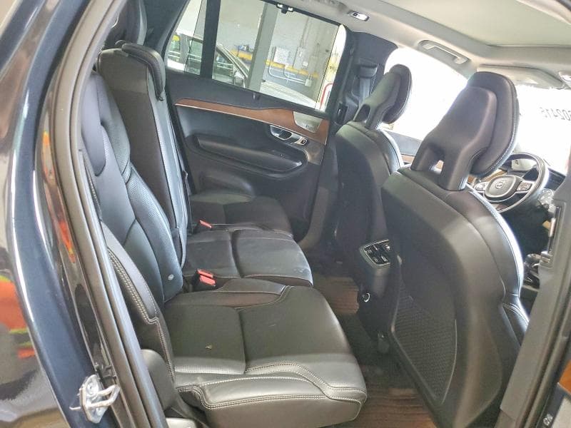 2017 VOLVO XC90 T6 11