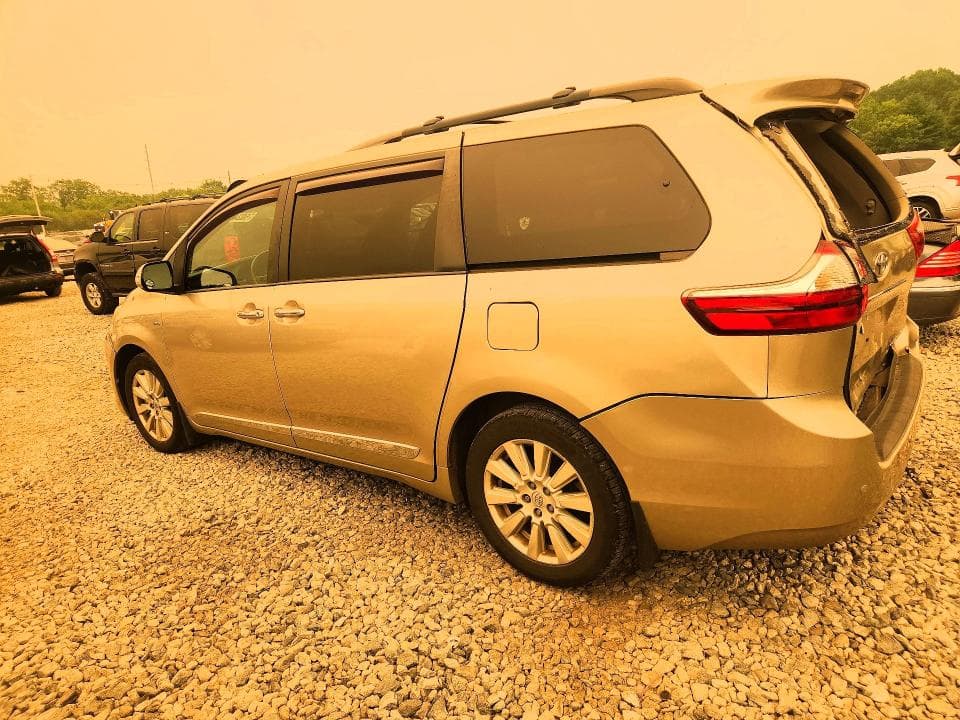 2017 TOYOTA SIENNA LIMITED PREMIUM 7-PASSENGER 2