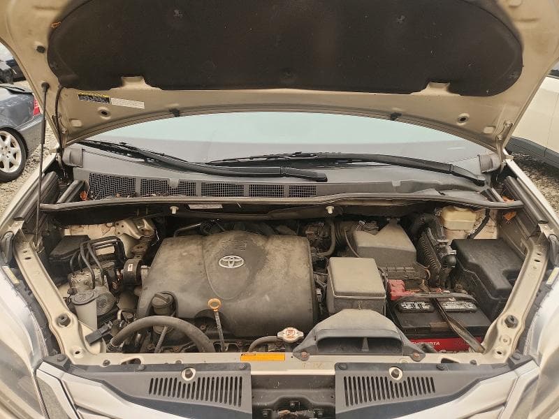 2017 TOYOTA SIENNA LIMITED PREMIUM 7-PASSENGER 11