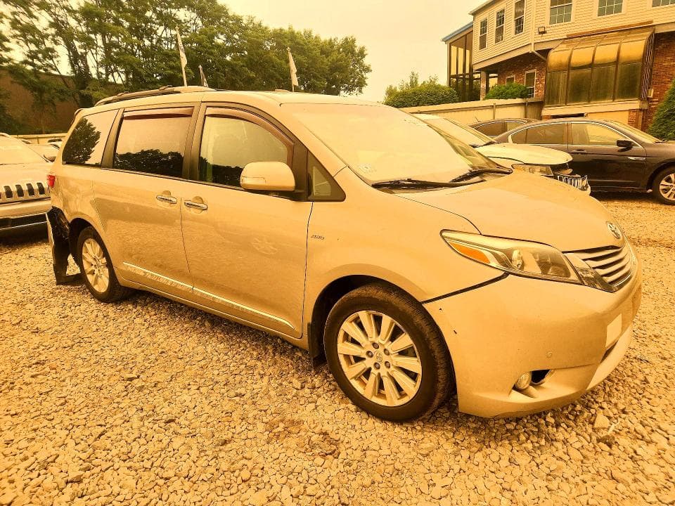 2017 TOYOTA SIENNA LIMITED PREMIUM 7-PASSENGER 4